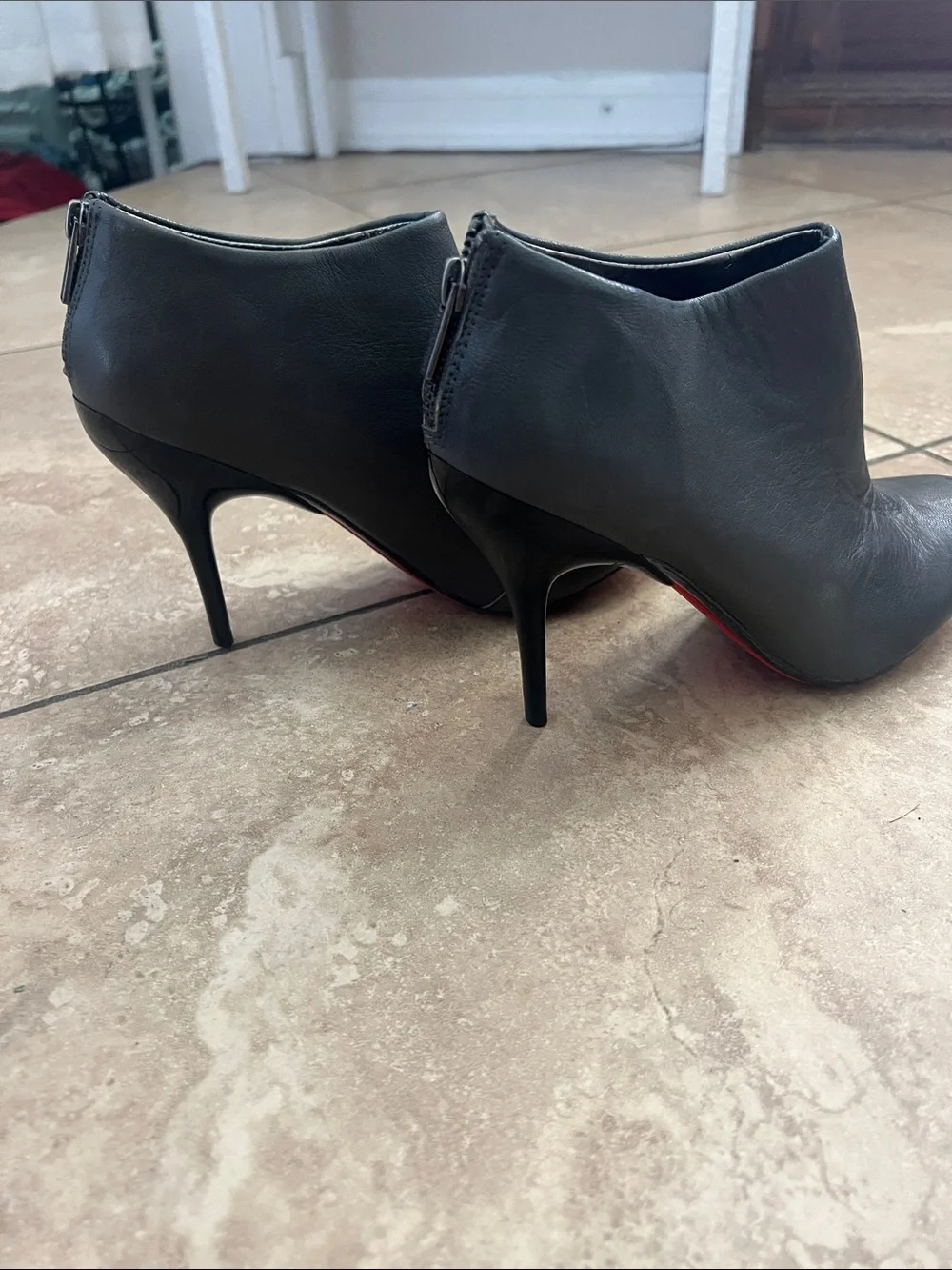 Kenneth Cole Reaction Black Leather Ankle Booties